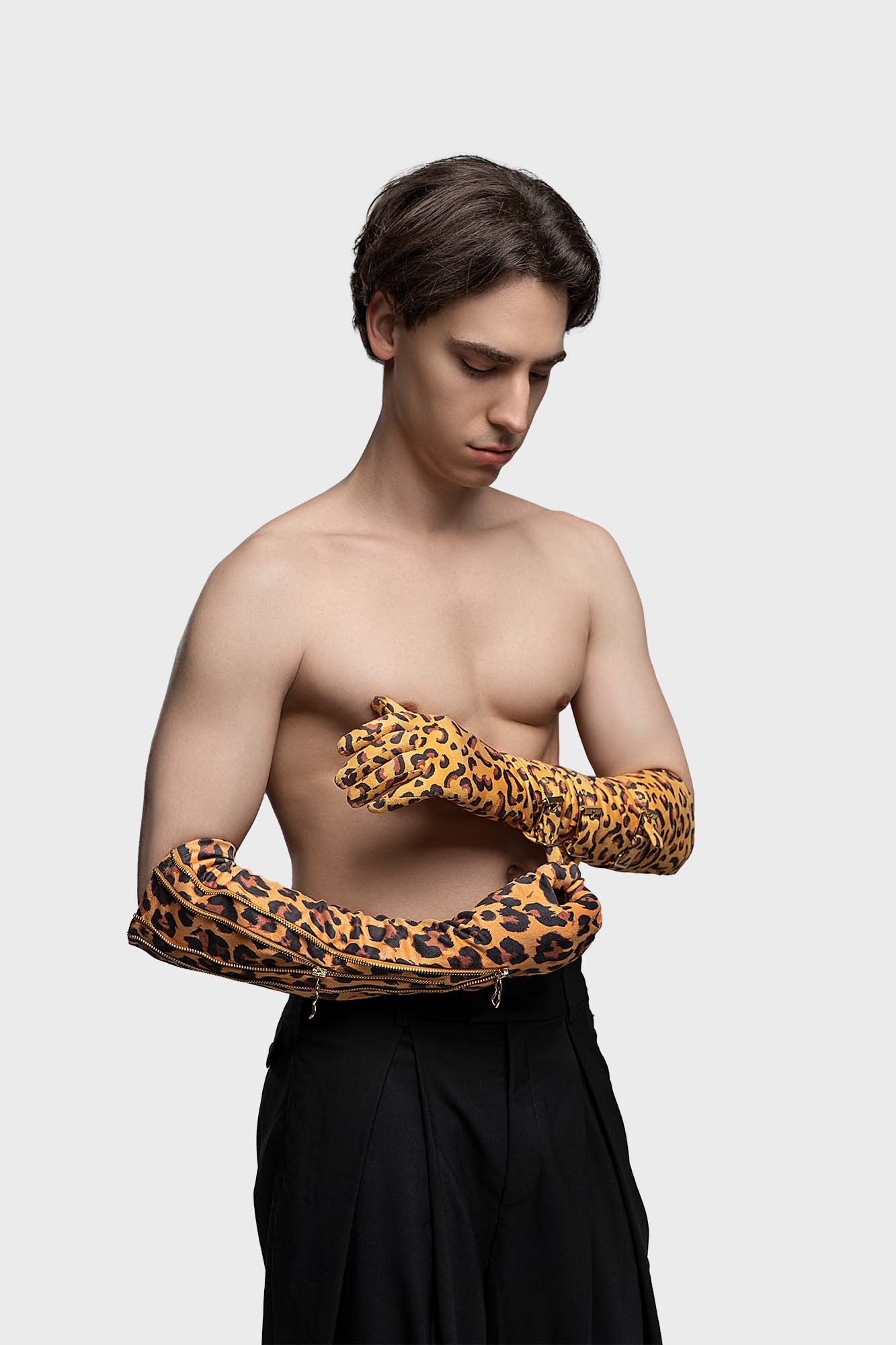 Leo opera gloves